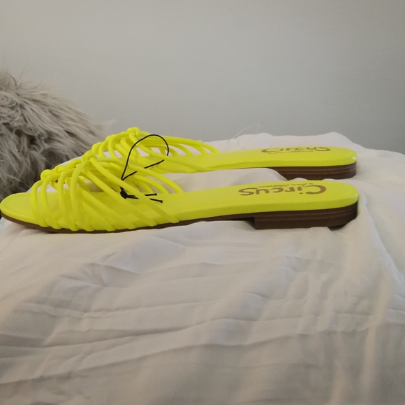 Circus by Sam Edelman sandals - Picture 4 of 4